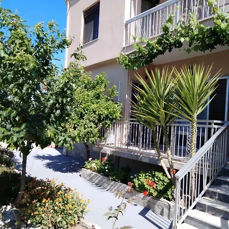 Sofia's Garden Appartement *